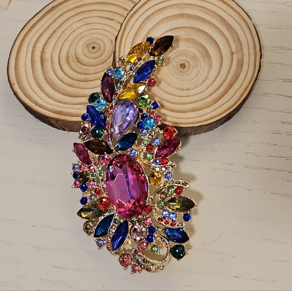 Retro Personality Brooch Corsage